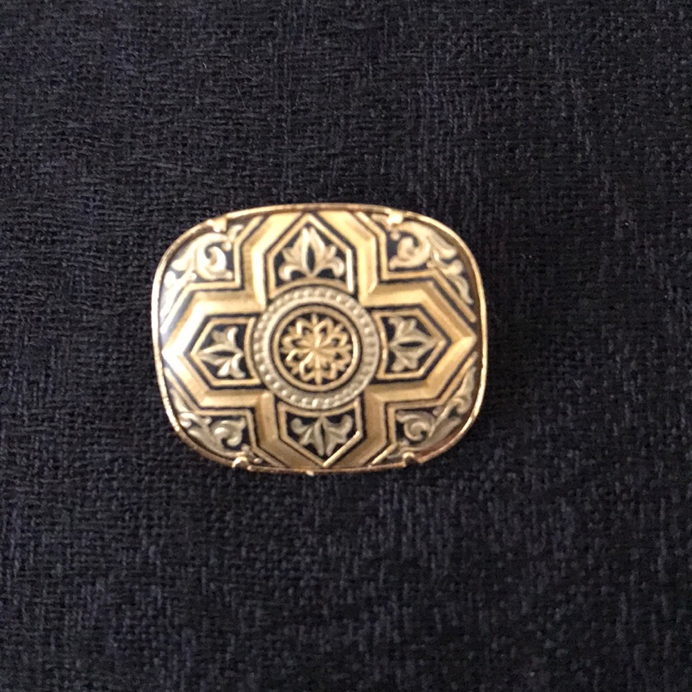 ‼️FINAL PRICE‼️ Gold lapel pin